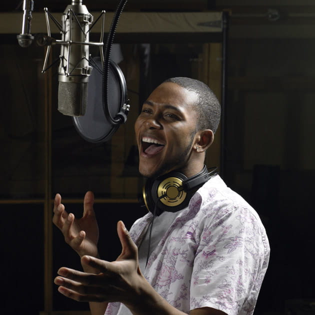 artist singing vocals